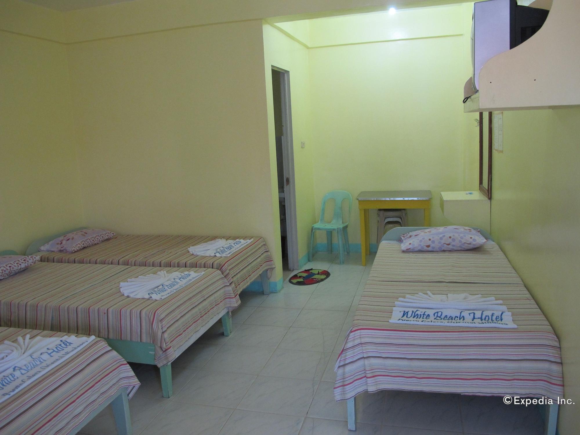 White Beach Hotel Puerto Galera Powered By Cocotel Exterior foto