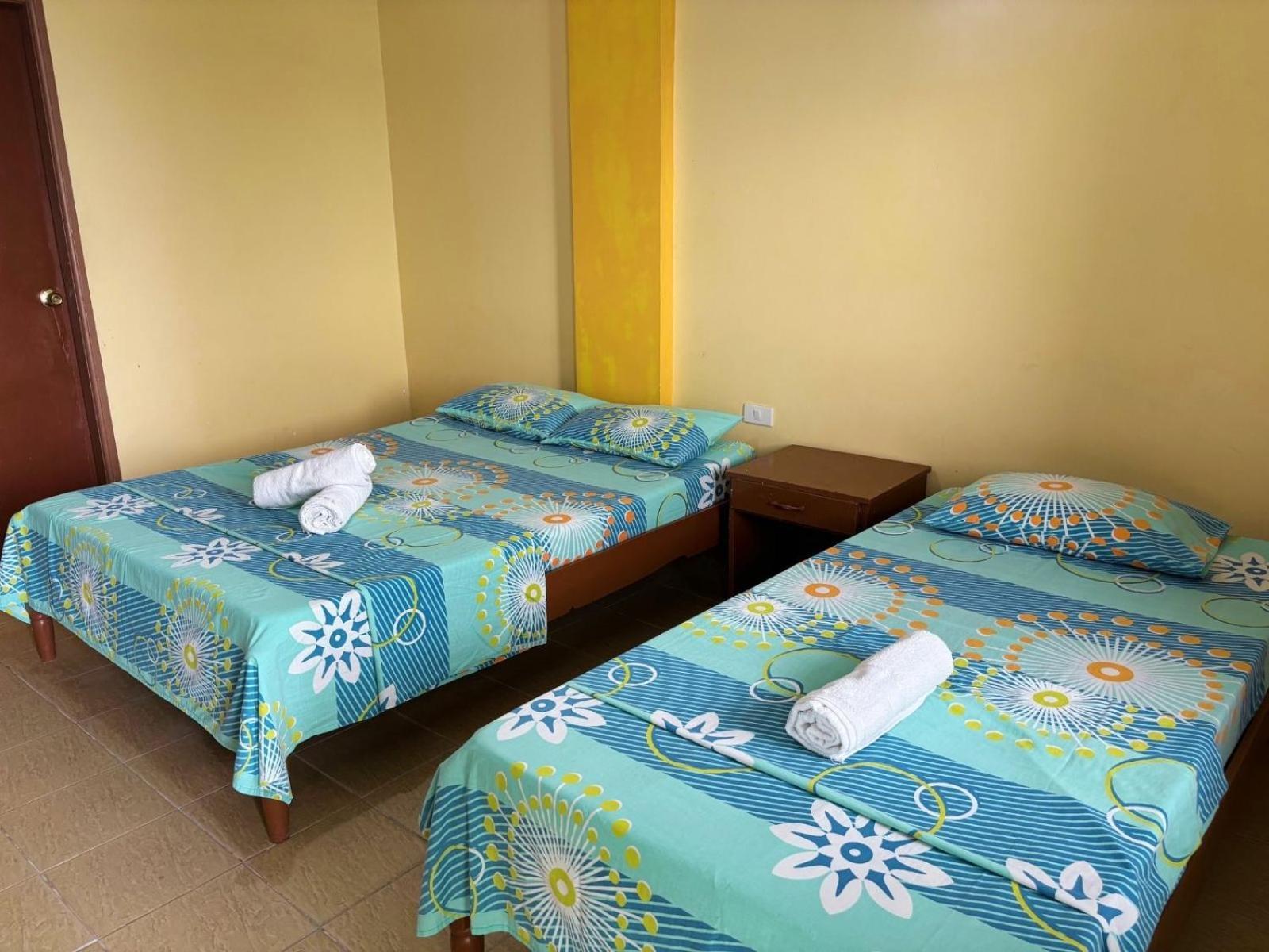 White Beach Hotel Puerto Galera Powered By Cocotel Exterior foto
