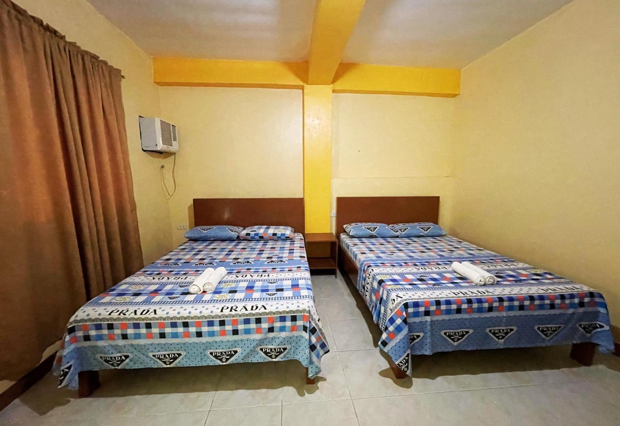 White Beach Hotel Puerto Galera Powered By Cocotel Exterior foto