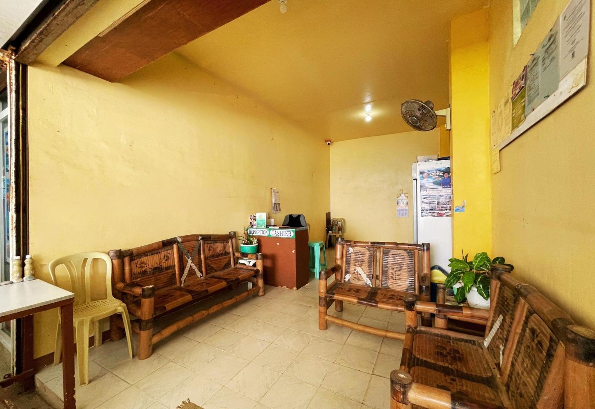 White Beach Hotel Puerto Galera Powered By Cocotel Exterior foto